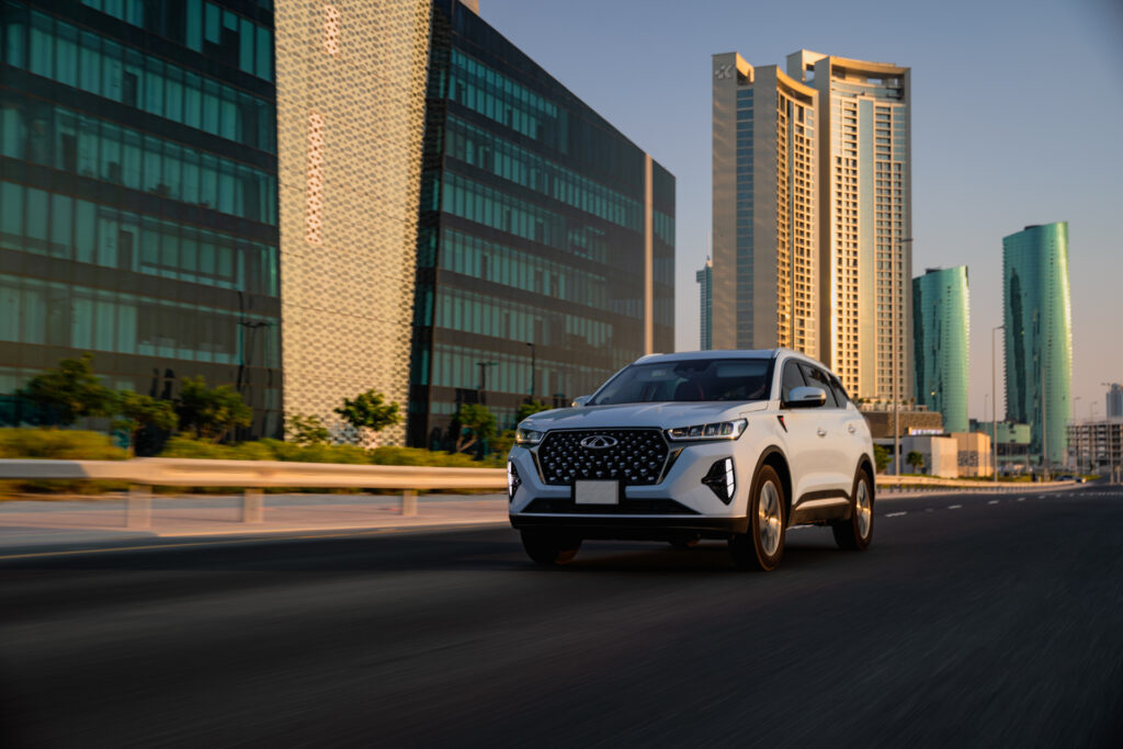 Chery Tiggo Pro Max driving on highway